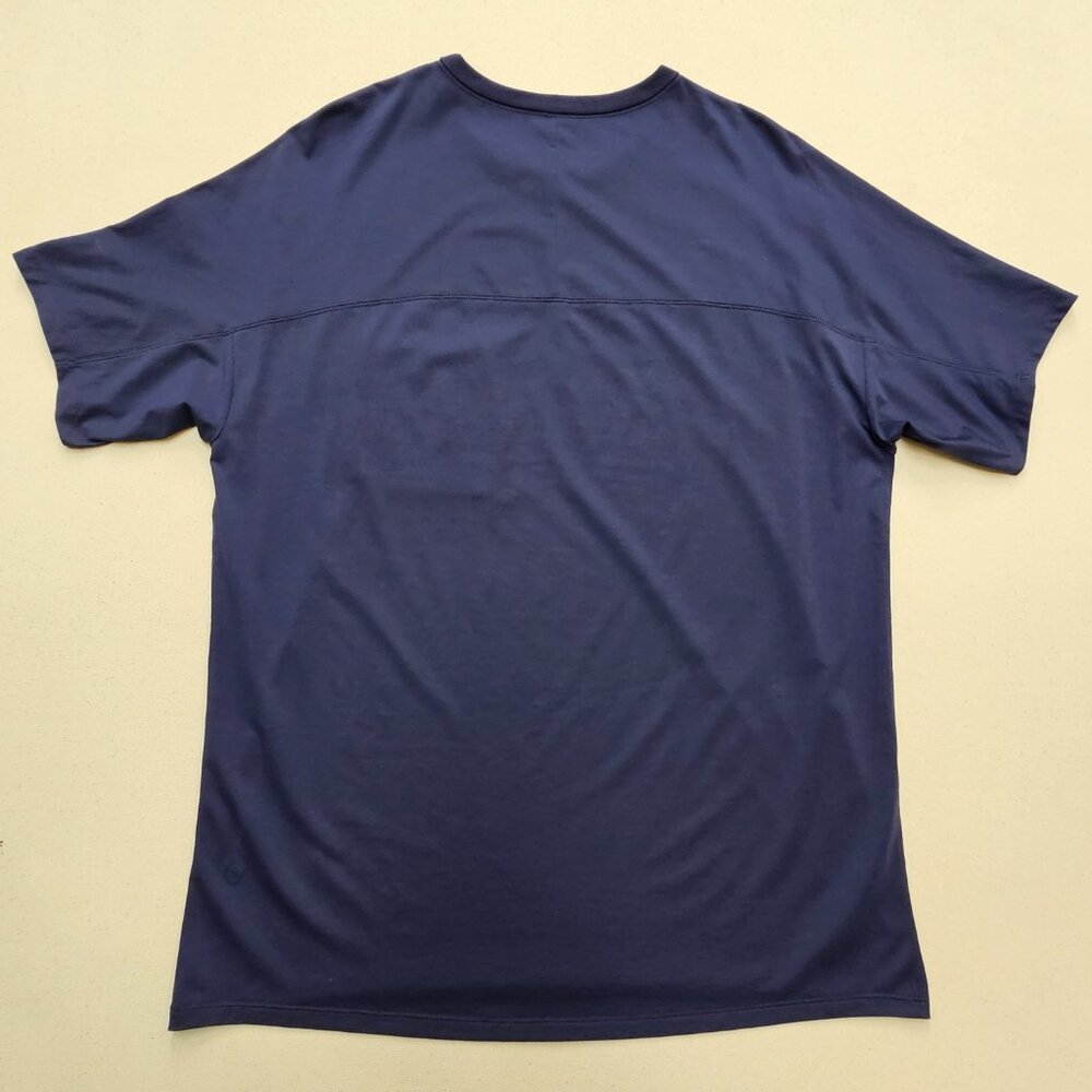 Lululemon Athletica Fundamental Pocket Tee XL - Picture 3 of 4
